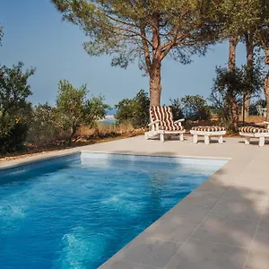 https://villa-veluma.catalonia-hotels.com
